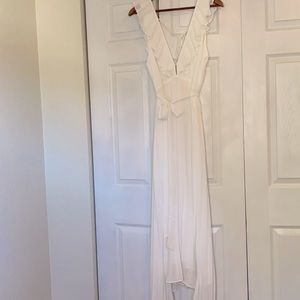NWOT: Vici white pleated v-line midi dress